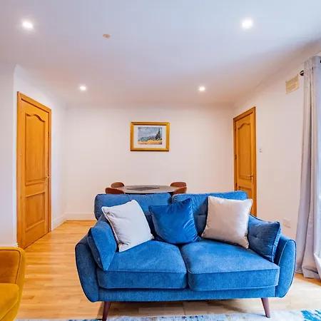 The Blackrock Retreat Daire